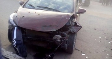 إصابة شخصان فى حادث تصادم سيارتين بالعياط