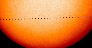"القومى للبحوث" يلتقط صورا ويسجل فيديو لعملية عبور كوكب عطارد أمام الشمس