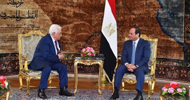 سفير فلسطين: السيسى يستقبل أبومازن غدا لبحث مستجدات المبادرة الفرنسية
