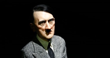 بالصور.. تمثال "هتلر الراكع" يحقق 17 مليون دولار فى مزاد بـ"كريستى"