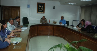 محمود عتيق يناقش خطة محو الأمية فى سوهاج مع مؤسسة "بلان"