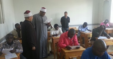 وكيل الأزهر يتفقد أعمال الامتحانات بمعهد البعوث الإسلامية