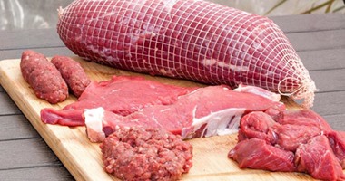 دراسة تكشف عن العلاقة بين تناول اللحوم الحمراء والإصابة بسرطان القولون