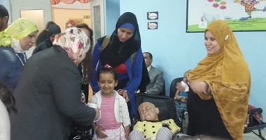 أمانة المرأة بحزب مصر بلدى تزور مستشفى 57357 لتقديم الهدايا للأطفال