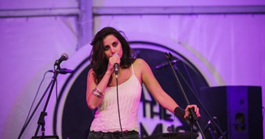 المطربة اللبنانية ياسمين حمدان تُشعل حفل كايرو فيستيفال بأجمل أغانيها