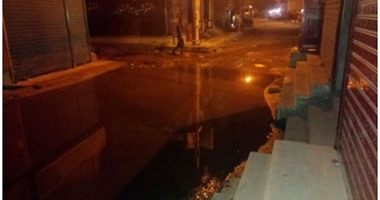 "واتس آب اليوم السابع": غرق شوارع ملوى بمياه الصرف الصحى