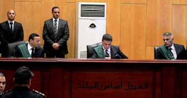 محاكمة مقيم دعوى "ازدراء الإسلام" ضد فاطمة ناعوت بتهمة إهانة القضاء اليوم