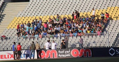 الأمن يسمح لـ1000 مشجع من أهالى برج العرب لحضور مباراة تنزانيا