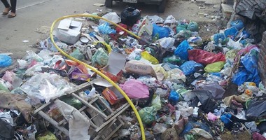 قارئ "اليوم السابع" يرسل صور انتشار القمامة بحى الجمرك فى الإسكندرية