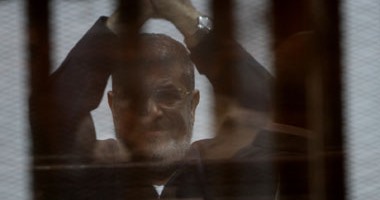 انفعالات وحركات مرسى فور النطق بإعدامه فى قضية "الهروب الكبير"