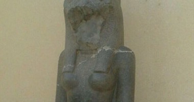 "واتس آب اليوم السابع".. صور ترميم التماثيل الأثرية فى الأوبرا بـ"الأسمنت"