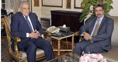 جلسة مباحثات ثنائية بين محلب ونائب رئيس الجمهورية اليمنى