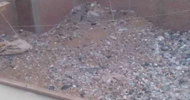 "واتس آب اليوم السابع": تكدس القمامة فى "مقلب" بالفيوم عمره 15 عاما