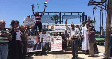 مظاهرات تحت شعار "تحيا مصر" فى ميدان القائد إبراهيم بالإسكندرية