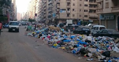 "واتس آب اليوم السابع": بالصور.. تراكم القمامة بشارع سيدى بشر بالإسكندرية