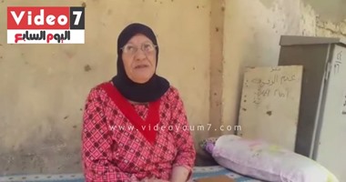 بالفيديو.. مأساة مسنة تنام فى الشارع من 40 عامًا.. رفضت العيش مع زوجها فى بيت العائلة فطلقها وتنازلت عن مستحقاتها.. ومنعوها من رؤية أولادها.."فريدة":"أختى طردتنى.. وعايزة أشوف بنتى قبل ما أموت"