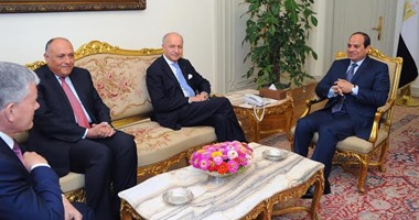 السيسى يناقش أوضاع المنطقة مع وزير خارجية فرنسا 