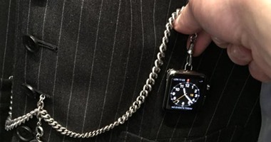 مصمم أمريكى يحول Apple watch إلى ساعة جيب قديمة