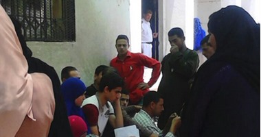 "واتس آب اليوم السابع": تكدس المواطنين أمام السجل المدنى بأوسيم
