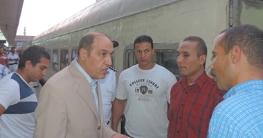 مدير شرطة النقل يفاجئ الخدمات الأمنية بمحطة سكة حديد مصر
