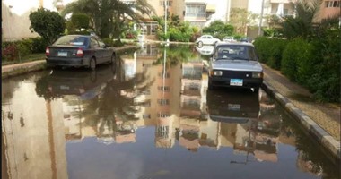 "واتس آب اليوم السابع": مياه الصرف تغرق مدينة الضباط بسيدى بشر بالإسكندرية