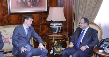 سفير بريطانيا بالقاهرة فى لقاء وزير الداخلية: مستعدون لدعم مصر ضد الإرهاب