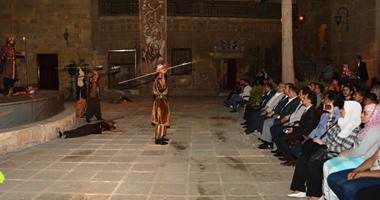وزير الثقافة يشهد مسرحية "الأمير" ويقرر مد العرض 10 أيام