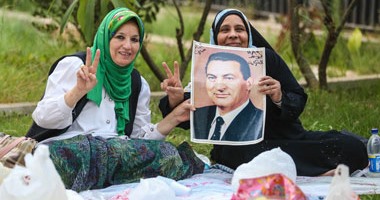 أبناء مبارك ينظمون مائدة إفطار أمام مستشفى المعادى احتفالا بذكرى أكتوبر