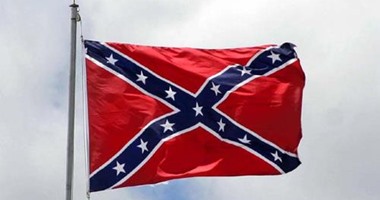 ولاية كارولينا الجنوبية تزيل العلم الكونفدرالى بعد مقتل أمريكيين سود