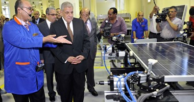 محلب يفتتح أكبر مصنع فى مصر لإنتاج الألواح الشمسية‎‎