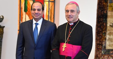 الرئيس يتسلم أوراق اعتماد 11 سفيرا جديدا لدى مصر