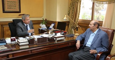 وزير الرياضة يستقبل رئيس نادى الصيد
