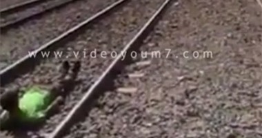 ضبط 3 طلاب صوروا فيديو لأحدهم مستلقيا تحت قطار أثناء مروره في الدقهلية
