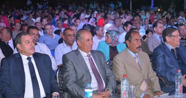محافظ البحر الأحمر يشارك فى الحفل السنوى لمجلس الآباء والمعلمين بالغردقة