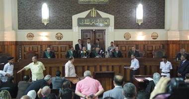 "النقض" تعيد محاكمة مبارك بقضية القرن وترفض طعون المدعين بالحق المدنى