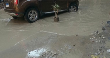 "واتس آب اليوم السابع":سوق جملة كفر الدوار يغرق فى الصرف الصحى