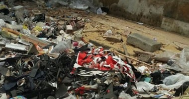 "واتس آب اليوم السابع": القمامة تحاصر مستشفى أحمد ماهر التعليمى