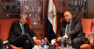 شكرى يلتقى وزيرا خارجية الجزائر وإيطاليا لبحث الوضع فى ليبيا