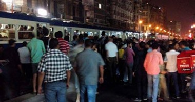 تداول صور لتجمهر المواطنين بمحطة ترام "الأزرايطة" بسبب دهسه مواطنا