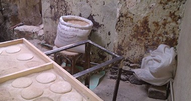 القبض على صاحب مخبز لبيعه 36 طن دقيق بالسوق السوداء فى القاهرة