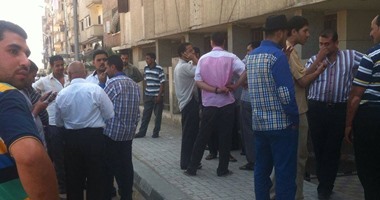 أهالى رشيد يتظاهرون للمطالبة بالتحفظ على أموال "مستريح" البحيرة