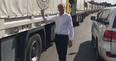 بالفيديو والصور.. سفارة مصر بدمشق تمرر قافلة مساعدات إلى سوريين مُحاصرين