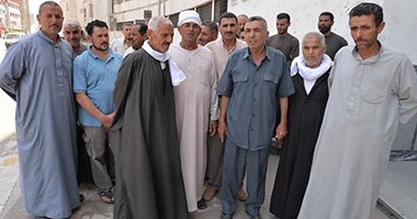 أهالى 8 قرى بالدقهلية يحتجون أمام المحافظة بسبب انقطاع المياه