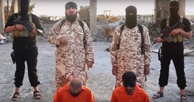 بالفيديو.. "داعشى" يعدم أخاه بدم بارد فى العراق