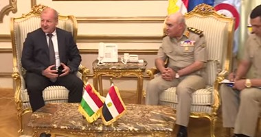 المتحدث العسكرى يعرض فيديو لقاء وزير الدفاع مع نظيره المجرى
