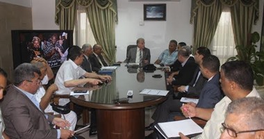 محافظ جنوب سيناء يشدد على الحل الفورى لمشاكل المواطنين والقضاء على الروتين