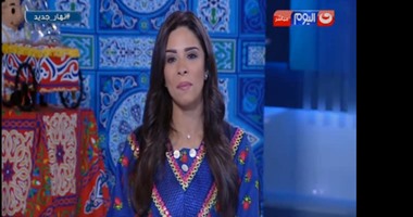 بالفيديو.. ابن المذيعة أسماء مصطفى يفاجئها على الهواء فى "نهار جديد"