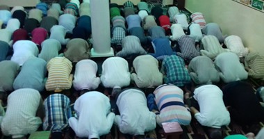 بالصور.. صلاة التروايح من مسجد الشبان والمسلمين فى كفر الشيخ