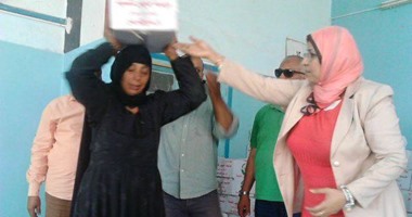 تضامن القاهرة: علاج 50حالة مياه بيضاء بالزيتون وتوزيع ألف كرتونة مواد غذائية