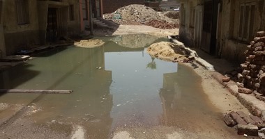 صحافة المواطن: شوارع "بندر قنا" تغرق فى الصرف الصحى
